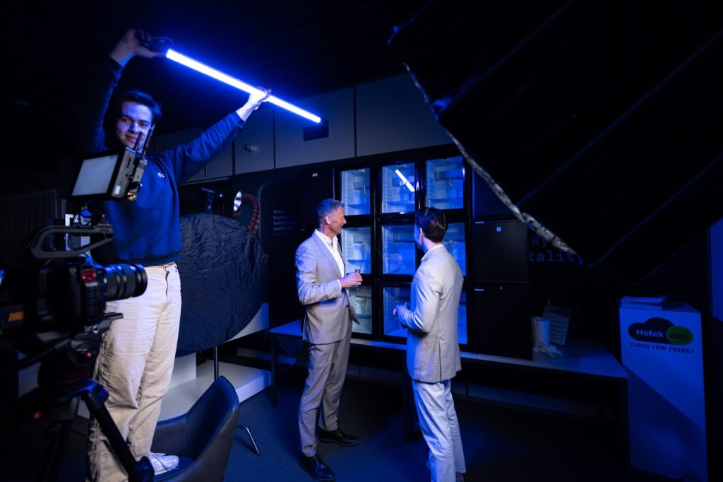 Dubbel Media behind the scenes dubbel media